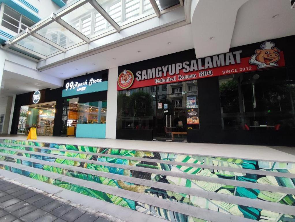 Two Palmtree Villas Newport Boulevard Near Naia 3 Pasay City マニラ市 エクステリア 写真