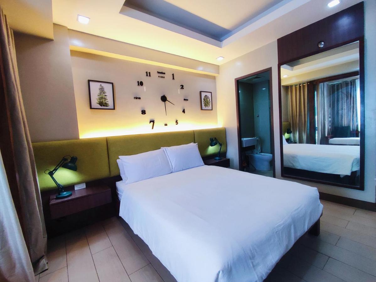 Two Palmtree Villas Newport Boulevard Near Naia 3 Pasay City マニラ市 エクステリア 写真